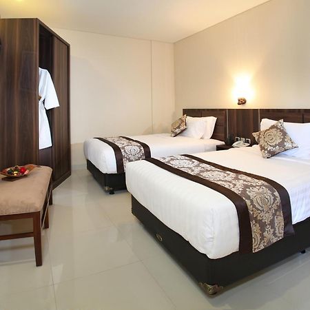 D'Penjor Seminyak Hotel Exterior foto
