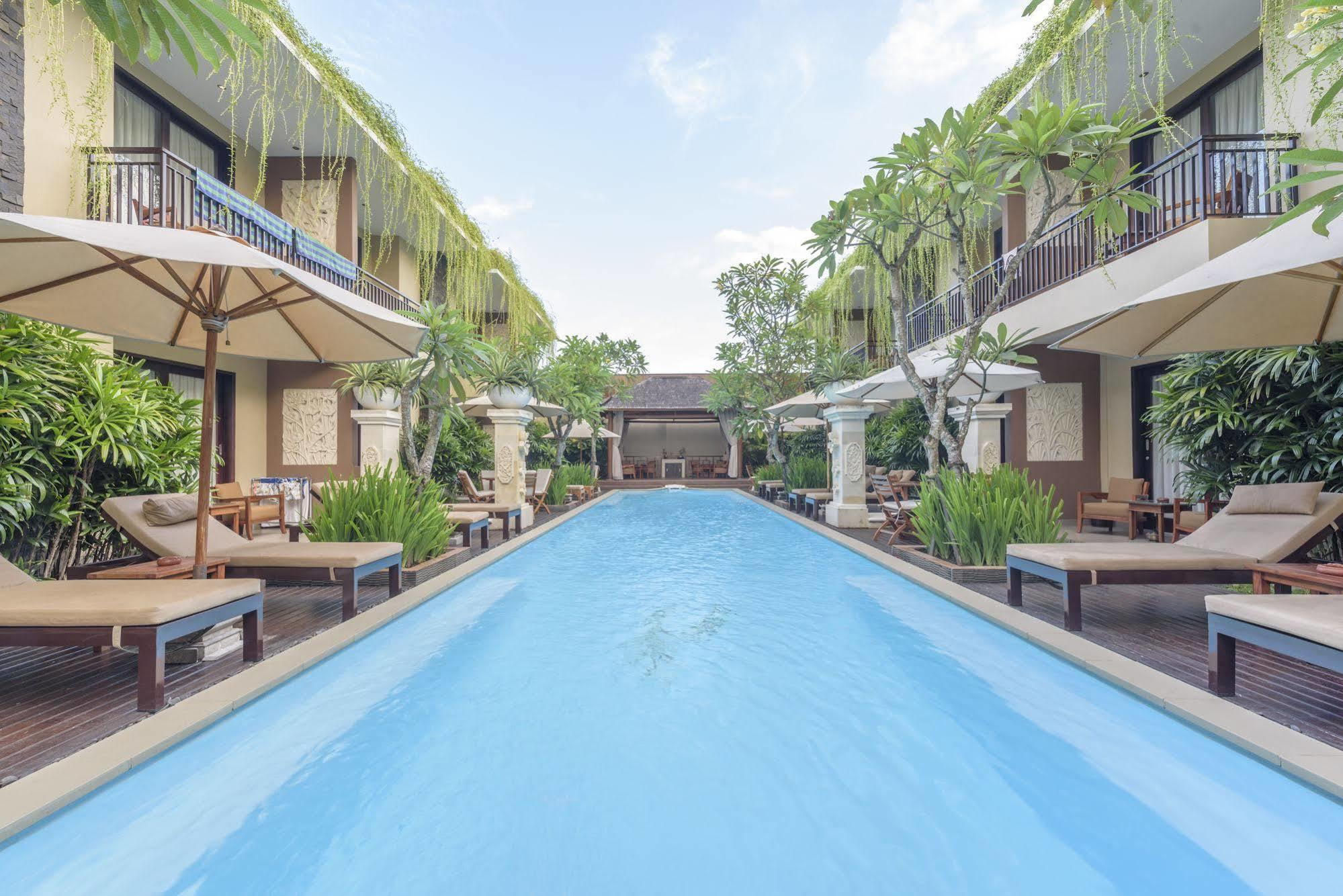 D'Penjor Seminyak Hotel Exterior foto